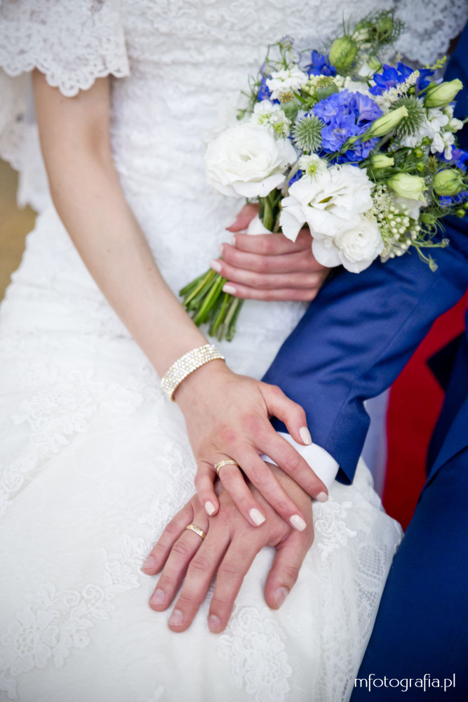 fotografia obrączek Młodej Pary